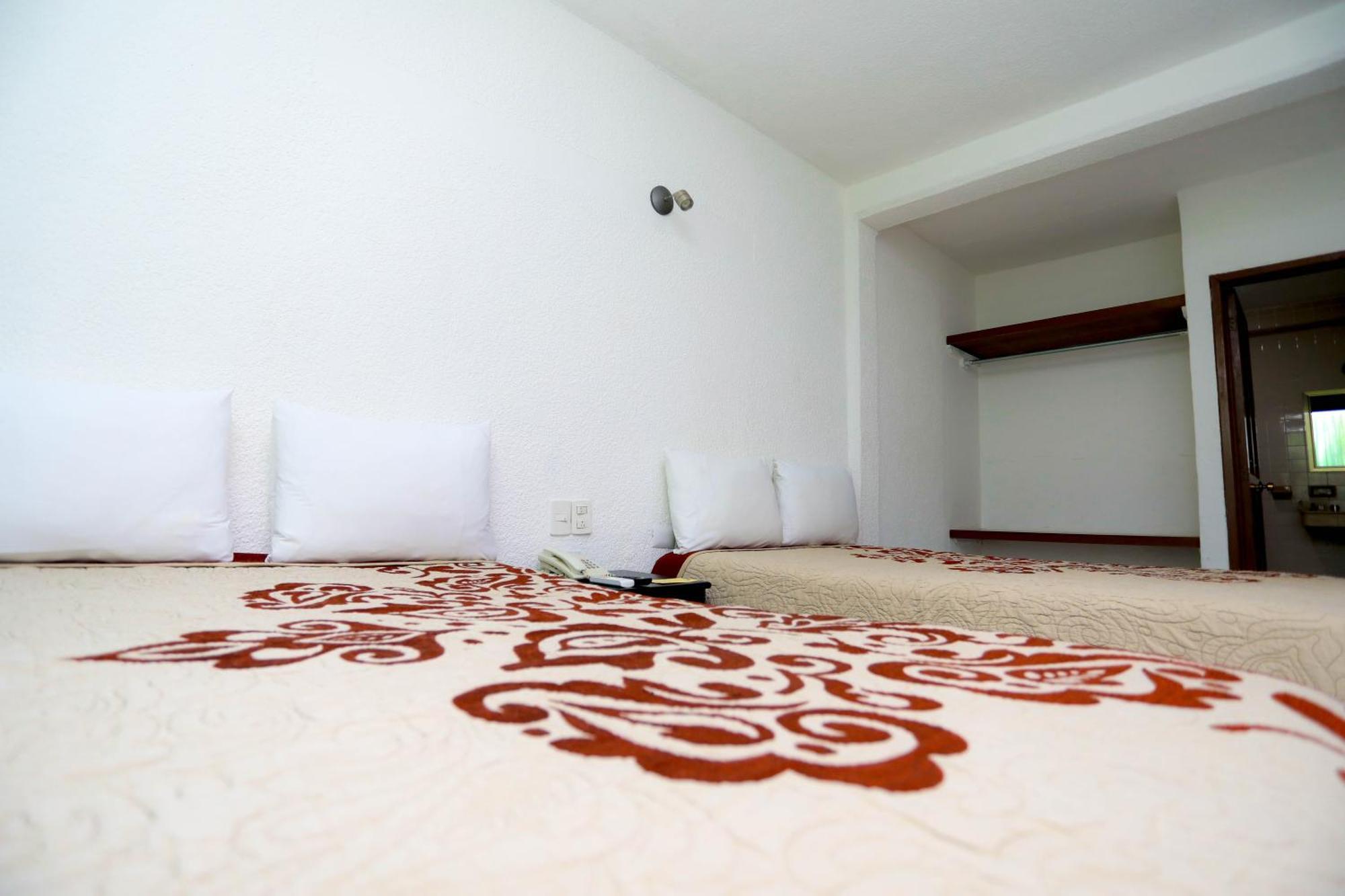 Hotel Maria de Lourdes Cancún Buitenkant foto