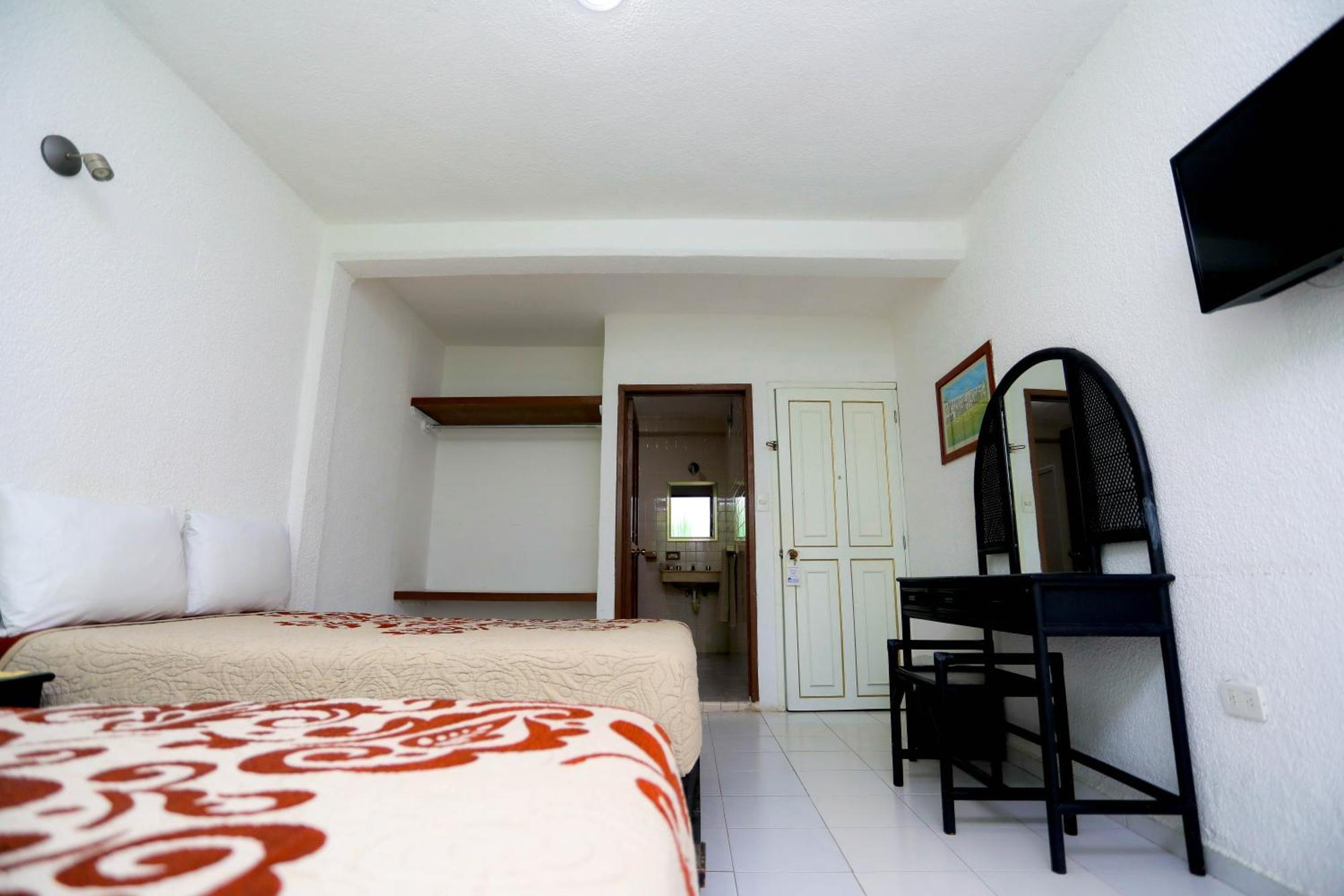 Hotel Maria de Lourdes Cancún Buitenkant foto