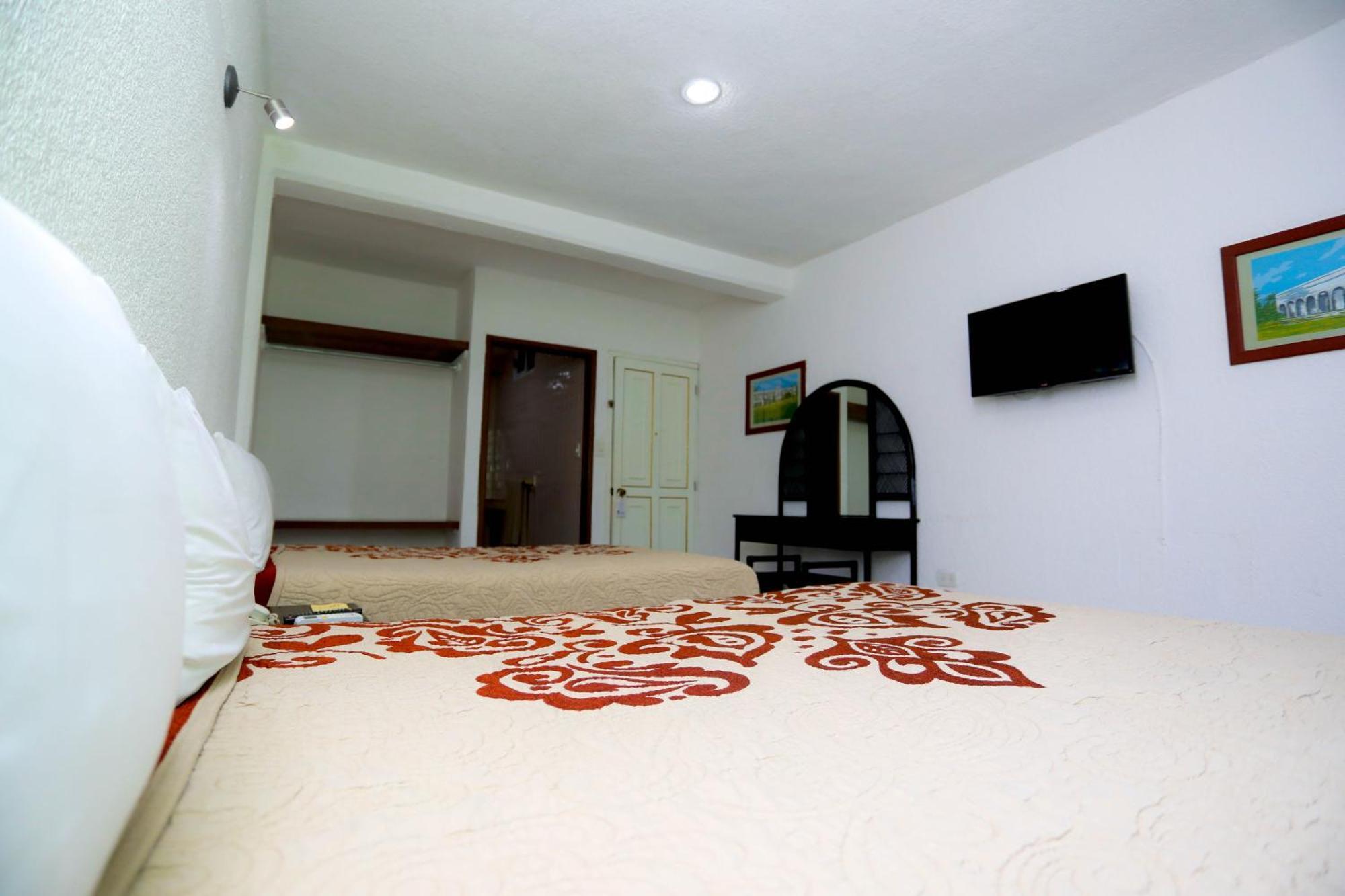 Hotel Maria de Lourdes Cancún Buitenkant foto